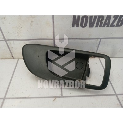 Накладка ручки внутренней Mazda Mazda 3  BK  02-09