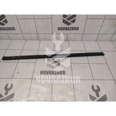 Накладка стекла заднего левого Mazda Mazda 3  BK  02-09