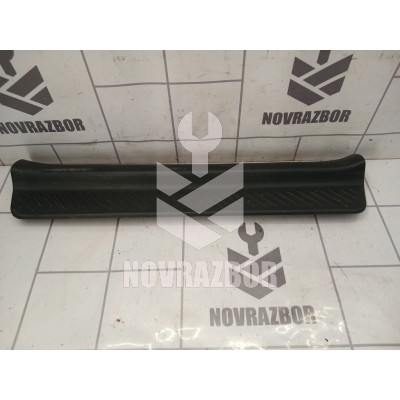 Накладка порога (внутренняя) Mazda Mazda 3  BK  02-09