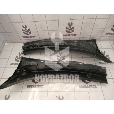 Решетка стеклоочистителя Mazda Mazda 3  BK  02-09