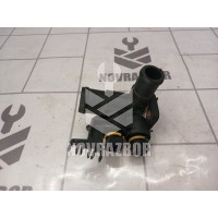 Фланец двигателя системы охлаждения VW Golf 3 Vento 91-97