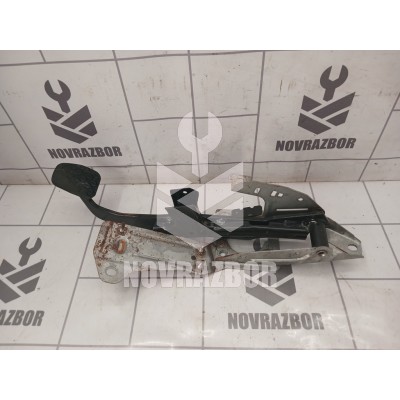 Педаль тормоза Mazda Mazda 3  BK  02-09