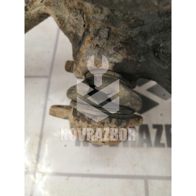 Кулак поворотный передний правый VW Golf 3 Vento 91-97