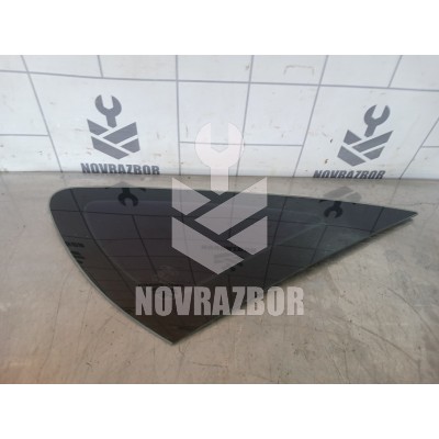 Стекло кузовное глухое правое Ford Focus 2 05-08
