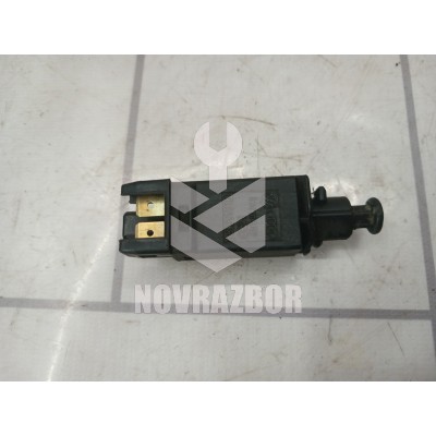 Датчик включения стопсигнала VW Golf 4 Bora 97-05