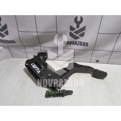 Педаль сцепления VW Golf 4 Bora 97-05