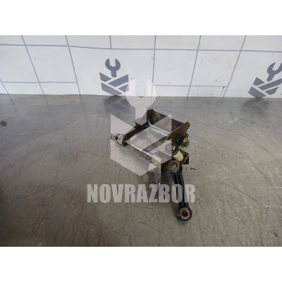 Кронштейн тяги МКПП VW Golf 4 Bora 97-05