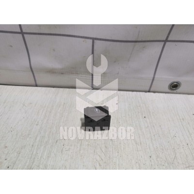 Кнопка стеклоподъемника VW Golf 4 Bora 97-05