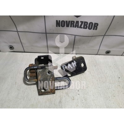 Петля двери передней левой нижняя VW Golf 4 Bora 97-05