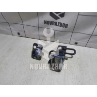 Петля двери задней левой нижняя VW Golf 4 Bora 97-05