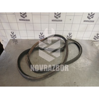 Уплотнитель Mazda 323 BA 94-98