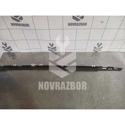 Молдинг стекла Mazda 323 BA 94-98