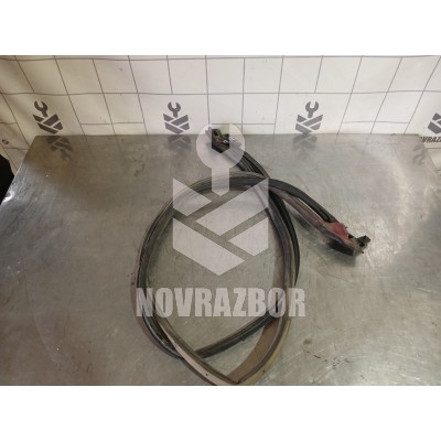 Уплотнитель двери Mazda 323 BA 94-98
