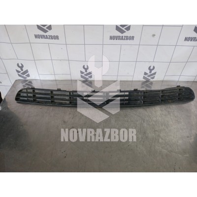 Решетка в бампер центральная Audi 80  90  B3  86-91