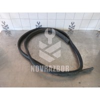 Уплотнитель двери Renault Logan 2005-2014