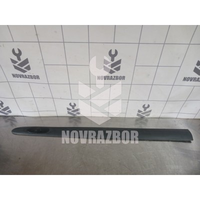 Молдинг передней правой двери Renault Clio 2 Symbol 1998-2008