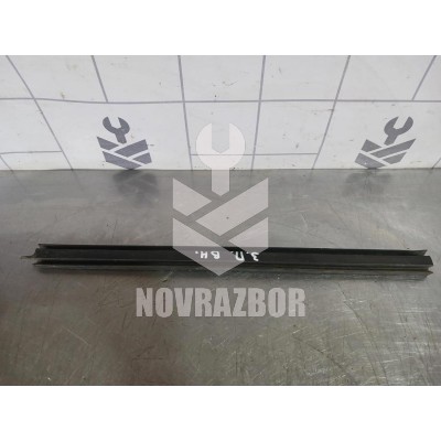 Уплотнитель стекла двери Renault Clio 2 Symbol 1998-2008