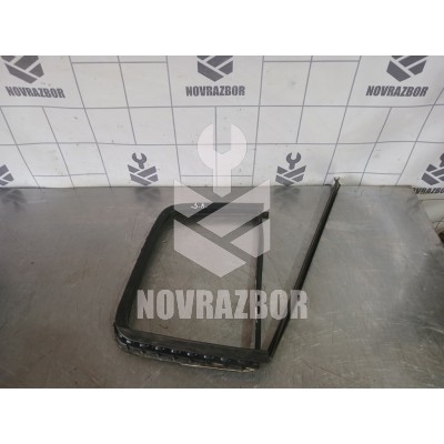 Уплотнитель стекла двери Renault Clio 2 Symbol 1998-2008
