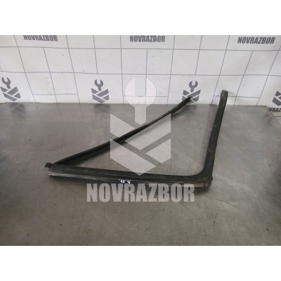 Уплотнитель стекла двери Renault Clio 2 Symbol 1998-2008