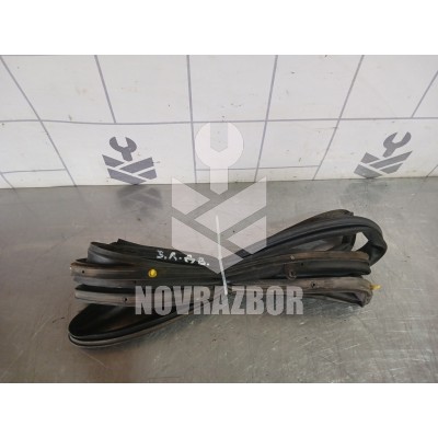 Уплотнитель двери Kia RIO 1 2000-2004