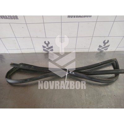Уплотнитель стекла двери Kia RIO 1 2000-2004