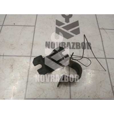 Кронштейн крепления переднего стабилизатора Opel Astra G 1998-2005