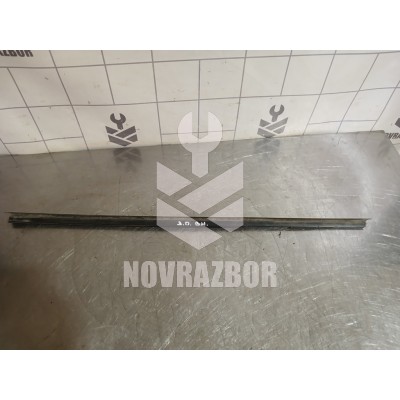 Уплотнитель стекла двери VW Golf 3 Vento 91-97 Уплотнитель стекла двери VW Golf 3 Vento 91-97