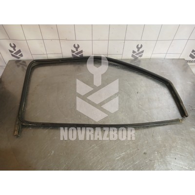 Уплотнитель стекла двери VW Golf 3 Vento 91-97 Уплотнитель стекла двери VW Golf 3 Vento 91-97