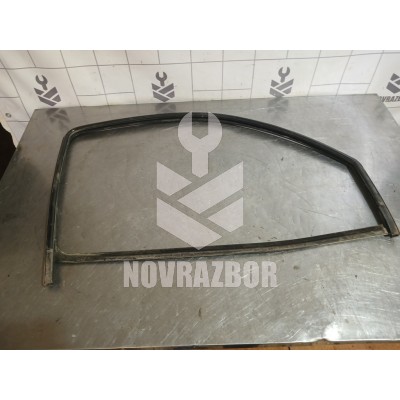 Уплотнитель стекла двери VW Golf 3 Vento 91-97 Уплотнитель стекла двери VW Golf 3 Vento 91-97
