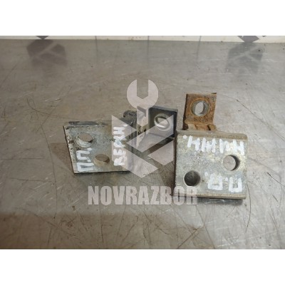 Петля двери передней правой верхняя VW Golf 3 Vento 91-97