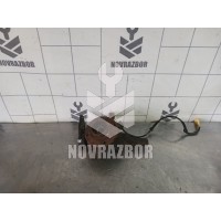 Кулак поворотный передний правый Renault Clio 2 Symbol 1998-2008