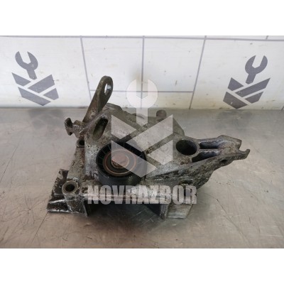 Кронштейн двигателя Renault Clio 2 Symbol 1998-2008