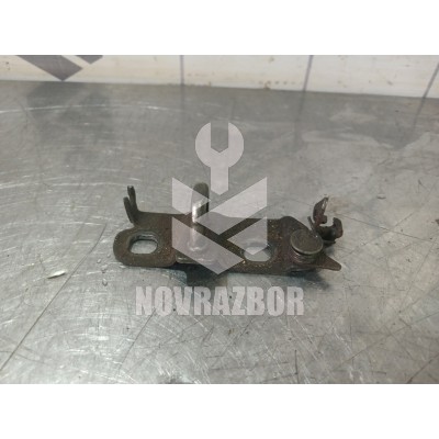 Ответная часть замка багажника Mazda 626 (GE) 1992-1997