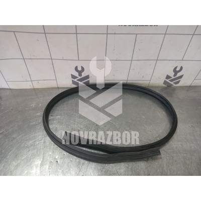 Уплотнитель капота Ford Focus 2 05-08