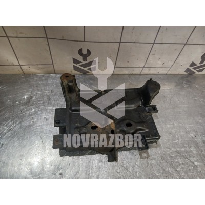 Крепление АКБ (корпус/подставка) Mazda 323 BA 94-98