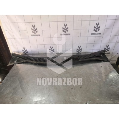 Решетка стеклоочистителя Mazda 323 BA 94-98