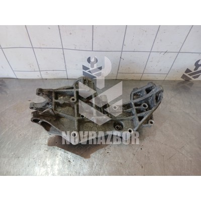 Кронштейн генератора VW Passat B5 96-00