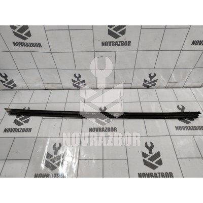 Молдинг стекла Opel Corsa C 2000-2006