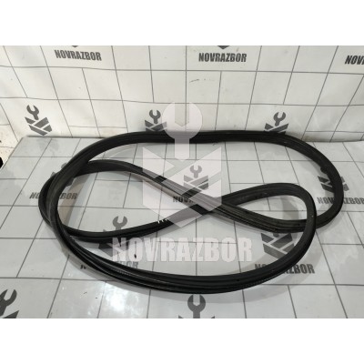 Уплотнитель двери Opel Corsa C 2000-2006