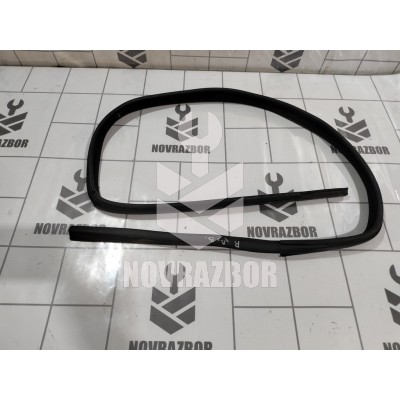 Уплотнитель стекла двери Opel Corsa C 2000-2006