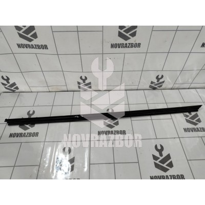 Молдинг стекла Opel Corsa C 2000-2006