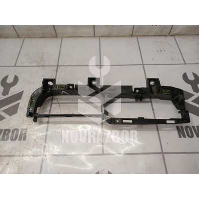 Кронштейн (сопут. товар) VW Passat B5 96-00 Кронштейн (сопут. товар) VW Passat B5 96-00
