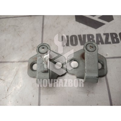 Ответная часть замка двери Ford Transit 06-13 Ответная часть замка двери Ford Transit 06-13