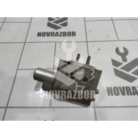 Петля двери задней левой нижняя Renault Clio 3 2005-2012