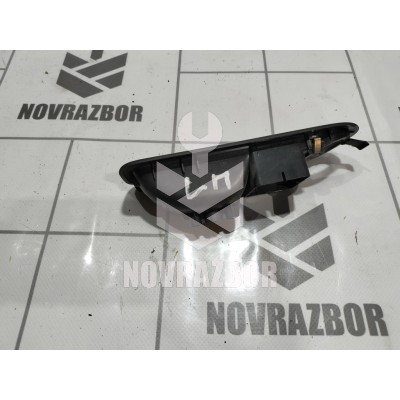 Накладка (кузов внутри) Renault Clio 3  2005-2012