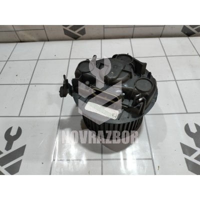 Моторчик печки Renault Clio 3 2005-2012 Моторчик печки Renault Clio 3 2005-2012