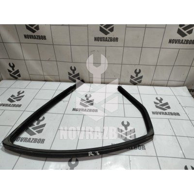 Уплотнитель стекла двери Ford Focus 1 1998-2004 Уплотнитель стекла двери Ford Focus 1 1998-2004