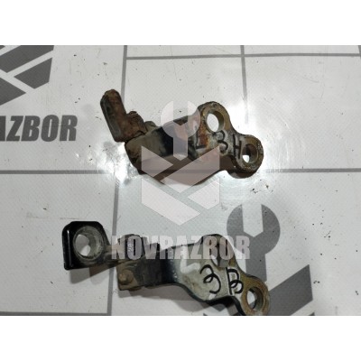 Петля двери задней левой верхняя Ford Focus 1 1998-2004 Петля двери задней левой верхняя Ford Focus 1 1998-2004