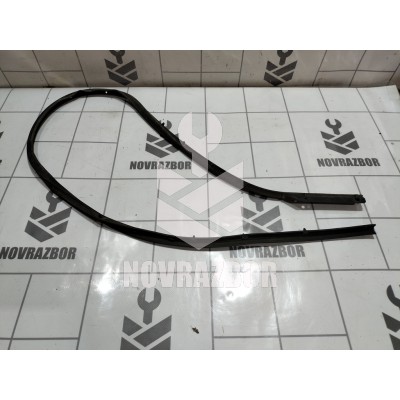 Уплотнитель Renault Clio 3  2005-2012