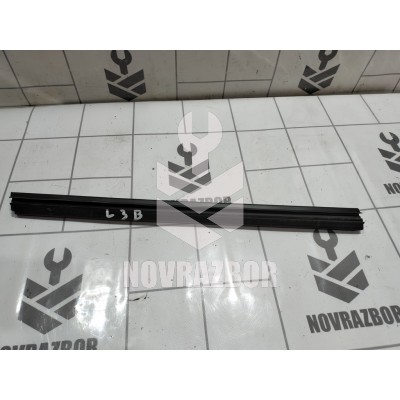 Молдинг стекла Renault Clio 3 2005-2012 Молдинг стекла Renault Clio 3 2005-2012